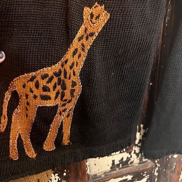 Vintage Victoria Harbour Jungle fringe sweater. Giraffe, zebra, elephant…animals - Picture 5 of 8